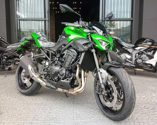 KAWASAKI Z900 